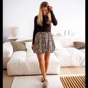 Easy Clothes US Justin Leopard bubble skirt. Size M. NWT
